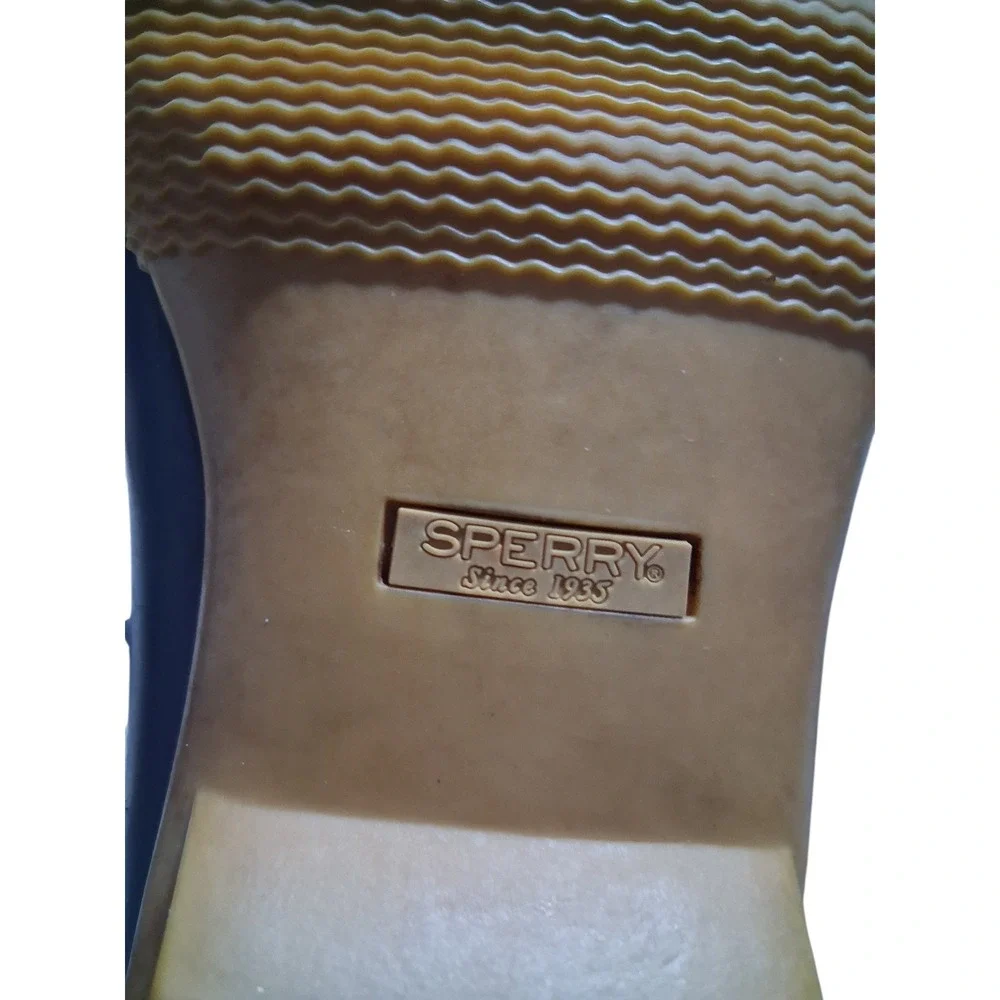 Sperry women size